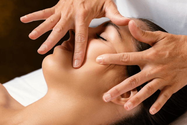 Signature anti-age face massage